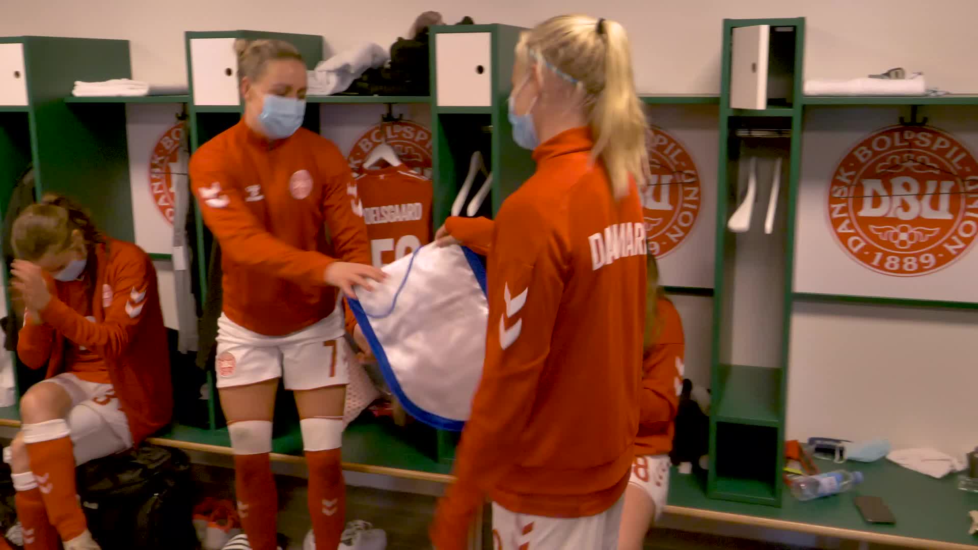 Video: Sanne Troelsgaard hyldes for 150 landskampe